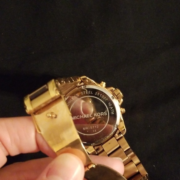 Michael Kors - Picture 3 of 3